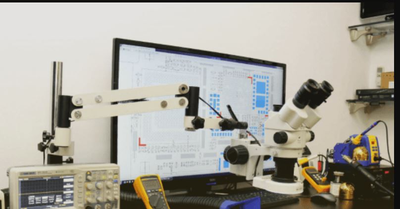 Motherboard in Guru Computer's lab